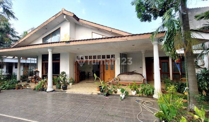 Dijual Rumah Lama Terawat Gandaria 2