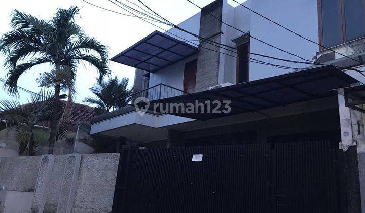 Dijual rumah siap huni lokasi sangat strategis 1