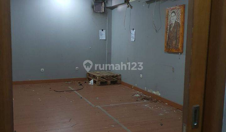 Dijual ruko pinggir jalan raya area Mampang Prapatan lokasi sangat strategis 2