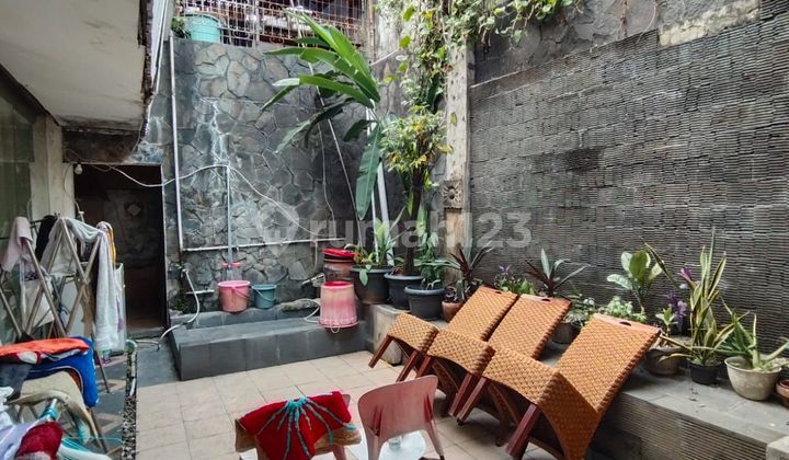 Dijual bangunan usaha area Gunawarman Kebayoran Baru 1