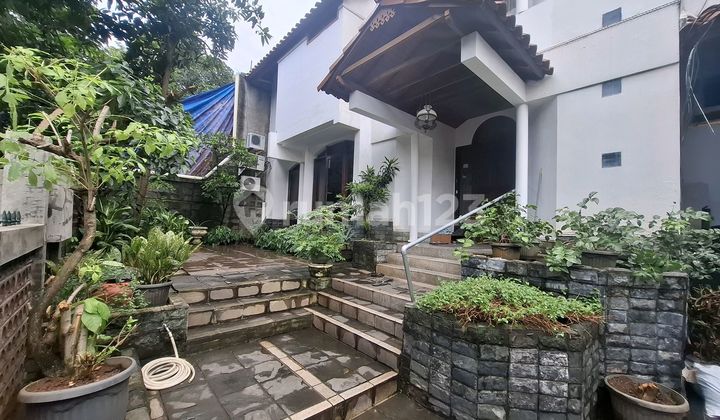 Disewakan Rumah Area Kebayoran Baru