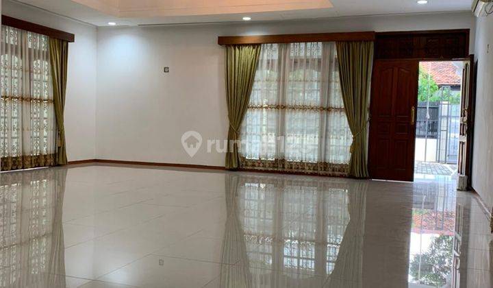Disewakan Rumah Area Panglima Polim Jaksel 1