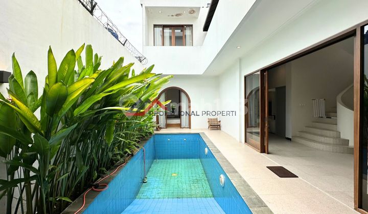 Rumah Desain Modern Minimalis Dilengkapi Private Pool Di Jagakarsa, Jakarta Selatan