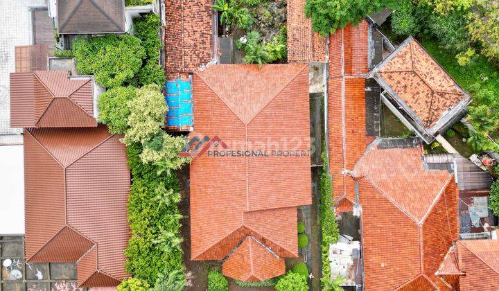 Rumah Klasik Lingkungan Asri dan Tenang Di Menteng Jakarta Pusat 1