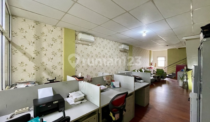 Affordable 3-Story Shop House in Pasar Minggu Raya 2