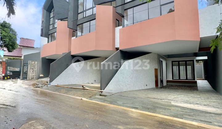 Rumah Baru Di Kemang Bergaya Tropical Modern 