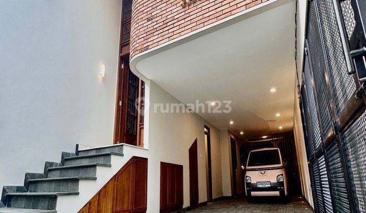 Rumah Modern Tropis 5 Lantai Area Menteng Jakarta Pusat 2