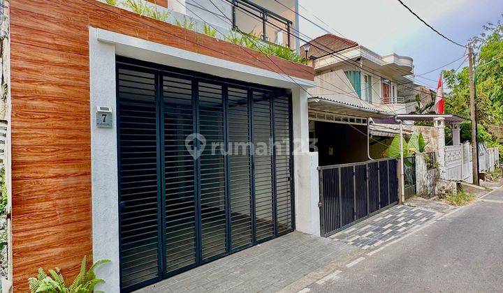 Rumah Baru Bergaya Minimalis Dalam Komplek Cilandak Dekat Mrt 2