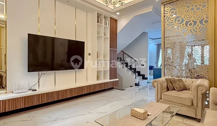 Turun Harga Rumah Tropical Modern di Lebak Bulus Jakarta Selatan