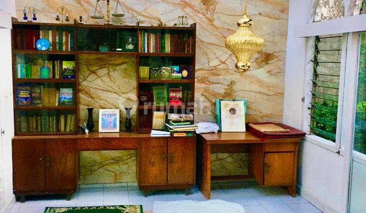 Rumah Asri Lokasi Elite Di Menteng Jakarta Pusat  2