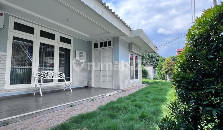 Rumah Bisa Jalan Kaki Ke Mrt Lebak Bulus Bergaya American Classic  2