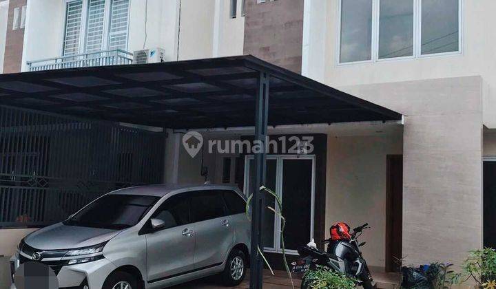 Rumah siap huni di dala cluster di Cinere, lingkungan sangat Nyaman dan aman, lokasi sangat strategis, dekat ke Pintu Tol Brigif, dekat ke Informa Cinere, dekat ke sekolah favorit. 1