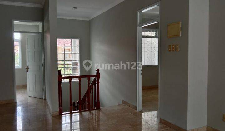 Rumah sangat terawat, bersih di dalam komplek besar di tanjung barat, lingkungan sangat nyaman dan aman, bebas banjir, lokasi sangat strategis, dekat ke pintu Toll TB Simatupang, dekat ke Mall Aeon, ..(her) 10