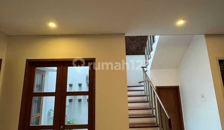 Rumah sangat terawat dan asri, full furnished, di dalam townhouse di Jagakarsa, bebas banjir, lokasi sangat strategis, dekat ke Transmart Cilandak, dekat ke TB Simatupang, dekat ke Lenteng Agung...(ha) 19