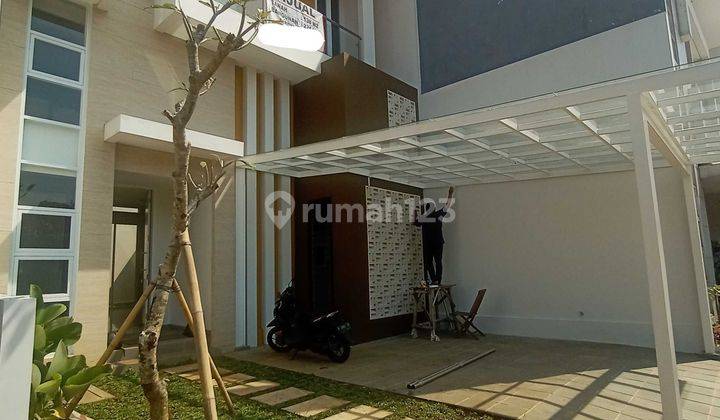 Turun harga, dari 5,3 M menjadi 4,5 M, rumah baru 2,5 lantai siap huni di dalam townhouse, one gatesystem, lingkungan sangat nyaman dan aman, lokasi sangat strategis, dekat ke Perkantoran TB Simatupang, dekat ke Aeon Mall. 2