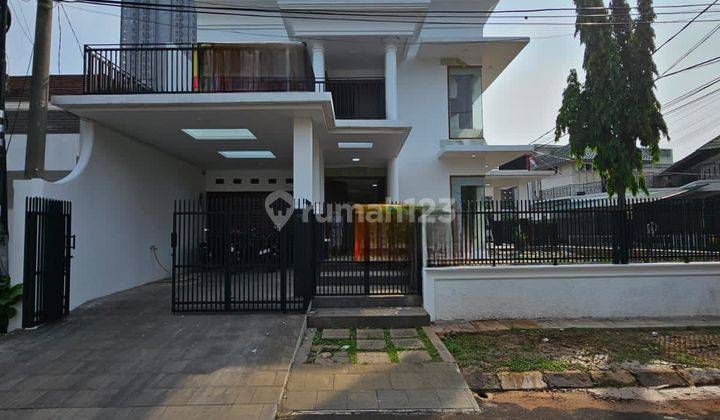 Rumah full renovasi seperti baru , siap huni di dalam komplek di Bintaro area, lingkungan sangat nyaman dan aman, bebas banjir, lokasi sangat strategis, dekat ke Sekolah Internasional, dekat ke RS...(ang) 2