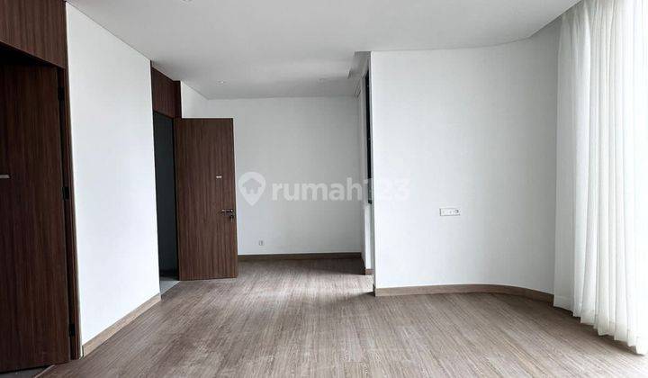 Rumah baru 3 lantai plus rooftop di dalam townhouse baru di Kemang Utara, bebas banjir, lingkungan sangat nyaman dan aman, lokasi sangat strategis, dekat ke Kemang Raya, dekat ke  Lippo Mall Kemang...(her) 2