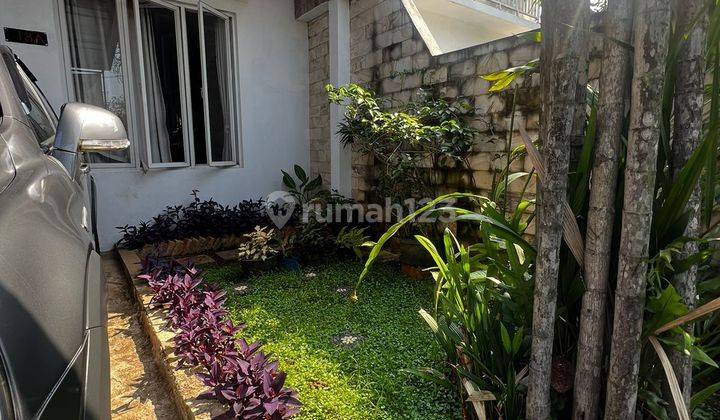 Rumah sangat terawat dan masih fresh, full furnished siap huni di dalam komplek di Cireundeu, lingkungan sangat nyaman dan aman, bebas banjir, lokasi sangat strategis, dekat ke Kampus UIN, dekat ke Pondok Cabe, 10 menit ke MRT Lebak Bulus...(hi) 2