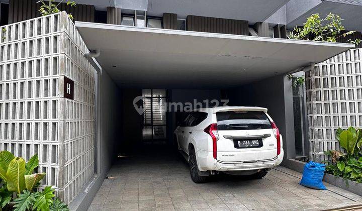 Rumah baru 3 lantai di dalam townhouse di Pondok Labu, lingkungan sangat nyaman dan aman, bebas banjir, lokasi sangat strategis, dekat ke pintu Toll Desari Andara, dekat ke sekolah Al Izhar PD LAbu...(her) 2