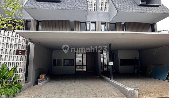 Rumah baru 3 lantai di dalam townhouse di Pondok Labu, lingkungan sangat nyaman dan aman, bebas banjir, lokasi sangat strategis, dekat ke pintu Toll Desari Andara, dekat ke sekolah Al Izhar PD LAbu...(her) 1