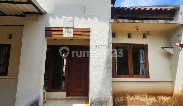 Ready-to-Occupy House Inside a Large Complex in Cireundeu, Flood-Free, Highly Strategic Location, Close to UIN Campus, MRT Lebak Bulus...(rahm)