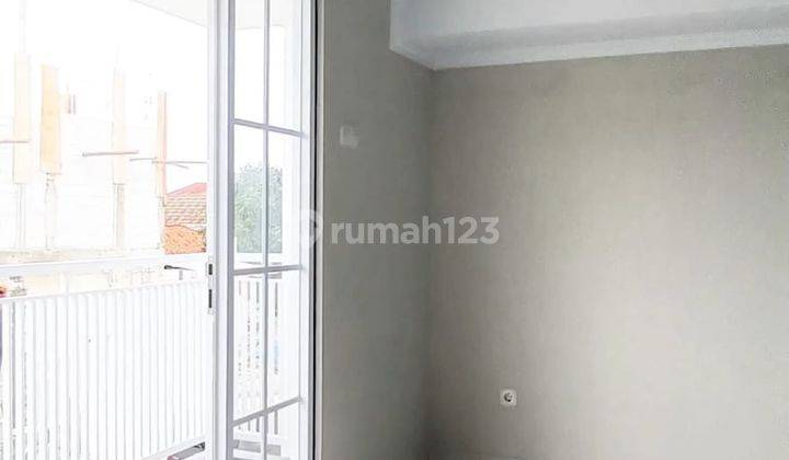 Rumah Baru 1,5 Lantai Di Dalam Townhouse Siap Huni Di Pamulang, Tang Sel, Lingkungan Sangat Nyaman Dan Aman , Lokasi Sangat Strategis, Dekat Ke Kampus Pulang 2