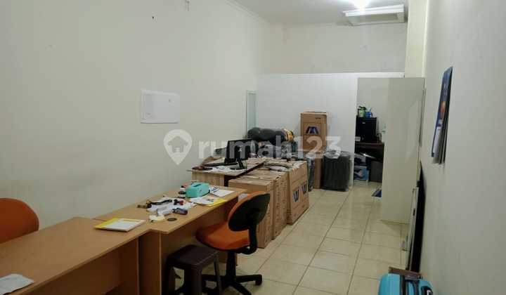 Siap pakai di lantai 3 nya ruko 3 lantai di gading serpong  3