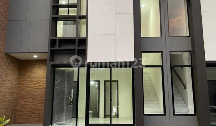 3-Bedroom Ready-to-Occupy House in Suvarna Sutera Near Toll Gate