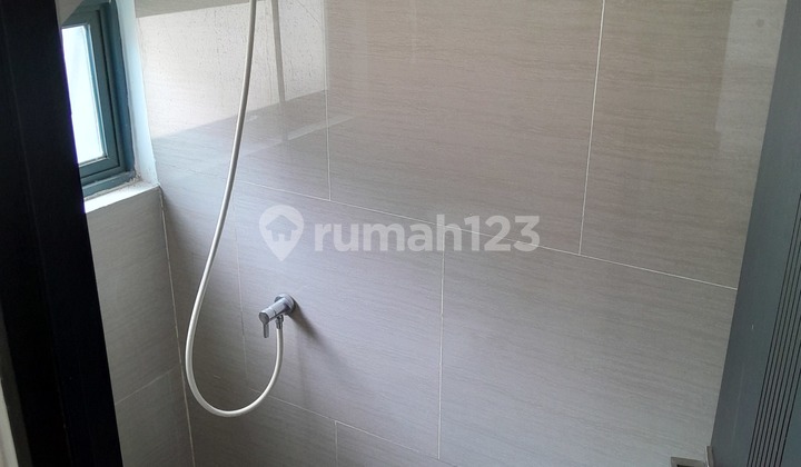 Rumah Siap Huni Di Cisauk 2 Lantai Dekat Stasiun 2