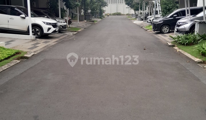 Ready-to-Occupy House in Agnesi Cluster Gading Serpong