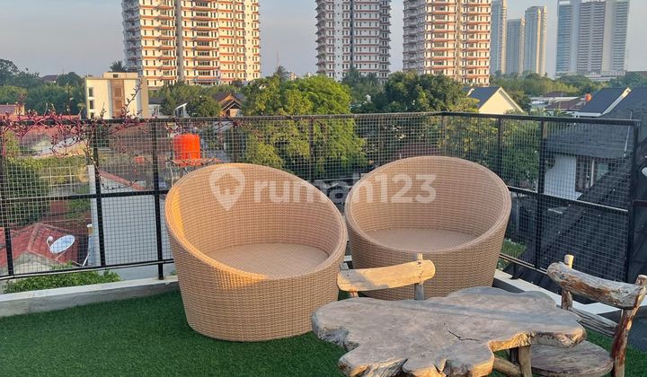 Rumah Mewah 3,5 Lantai View SCBD  Semi Furnished di Kebayoran Baru, Jakarta Selatan