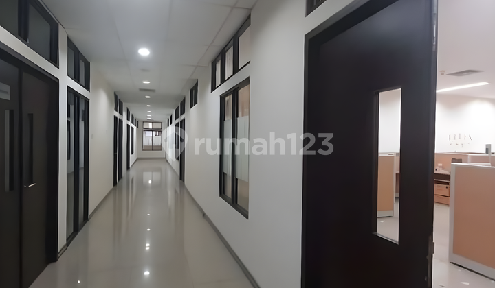 Kampung Melayu 4-Story Office Building Kampung Melayu 4-Story Office Building