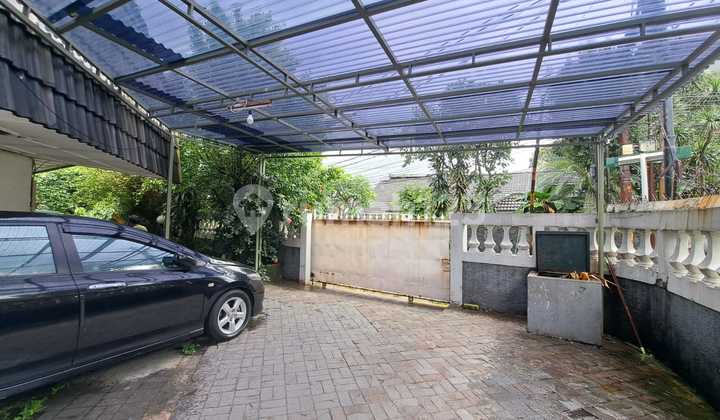 Disewa Tahunan Rumah di Cilandak 2 Lantai Dekat Pusat Perbelanjaan