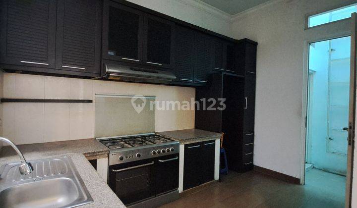 Rumah 2 Lantai Siap Huni Semi Furnished Lokasi Srategis di Citra Grand Cibubur 2