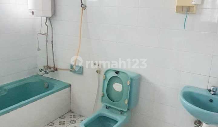 Rumah Asri 1,5 Lantai Siap Huni Bangunan Kokoh Dalam Kompleks Tenang Lokasi Strategis di Cikutra Bandung 2