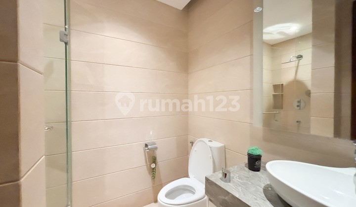 Disewa Apartemen Mewah 4 BR Semi Furnished View City di La Maison Barito, Jakarta Selatan 2
