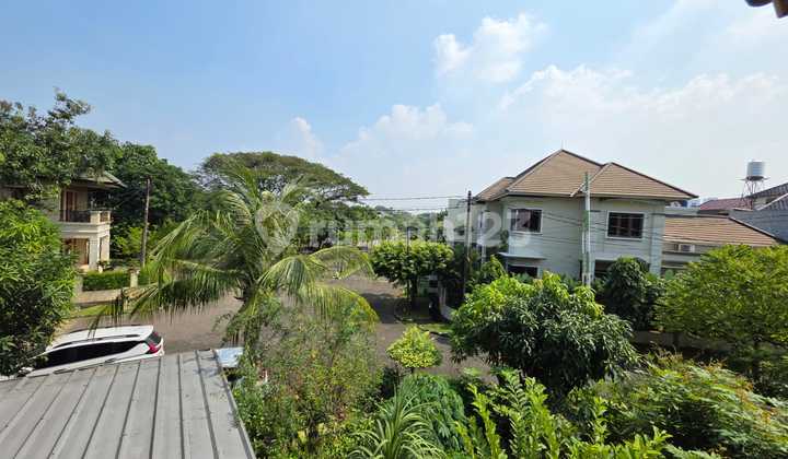 Rumah Asri Dalam Kompleks Taman dan Parkiran Luas di Kemang Pratama, Bekasi Rumah Asri Dalam Kompleks Taman dan Parkiran Luas di Kemang Pratama, Bekasi