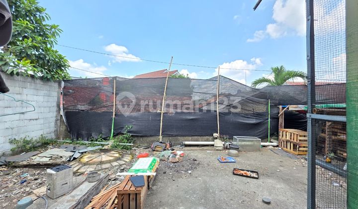 Ruang Usaha Dekat Akses Transportasi 4 Kamar di Jagakarsa