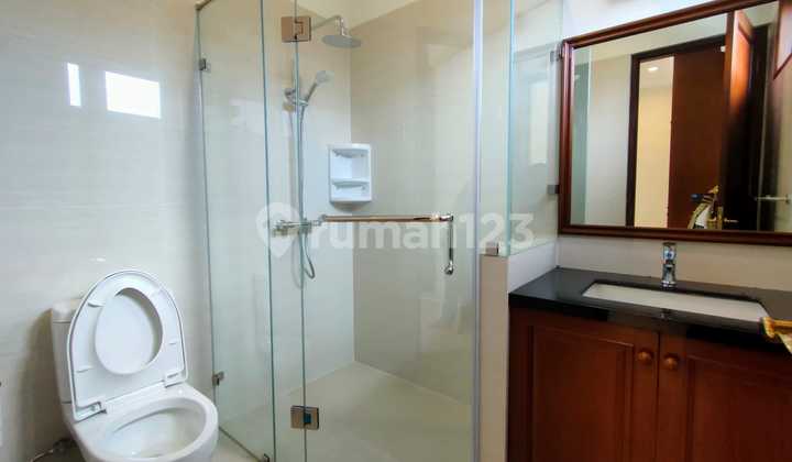 Rumah Mewah Siap Huni Fully Furnished Ada Kolam Renang di Lebak Bulus, Jakarta Selatan 2