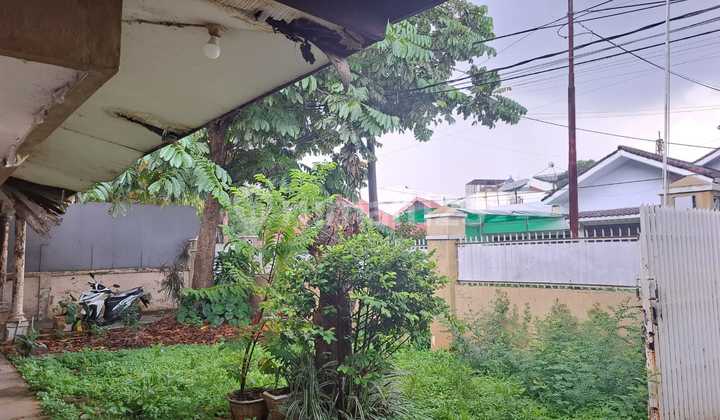 JUAL CEPAT Rumah Hitung Tanah Saja di Dalam Kompleks Lokasi Strategis di Cempaka Putih Barat, Jakarta Pusat