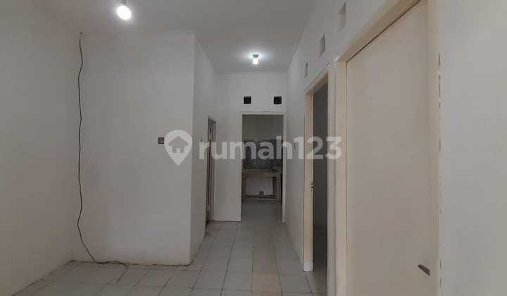 Ready-to-Live Affordable House Renovated in Mutiara Tigaraksa Jambe Cluster, Tangerang Ready-to-Live Affordable House Renovated in Mutiara Tigaraksa Jambe Cluster, Tangerang