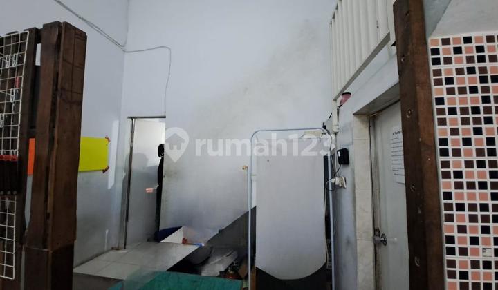 Ready-to-Use 1.5-Story Shop House in a Strategic Location Near Campus, Suitable for Business in Kelapa Dua Depok 2