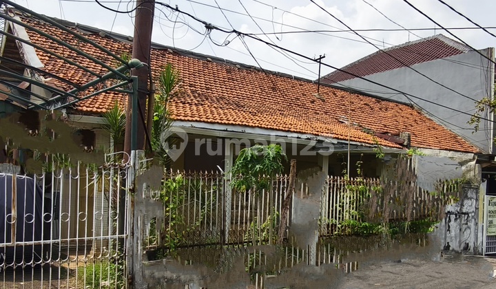 Dijual Cepat Dibawah NJOP Rumah Tua di Pejompongan Bendungan Hilir Jakpus Dijual Cepat Dibawah NJOP Rumah Tua di Pejompongan Bendungan Hilir Jakpus