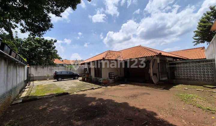 Rumah Bagus Halaman Parkir Luas Bisa Untuk Usaha