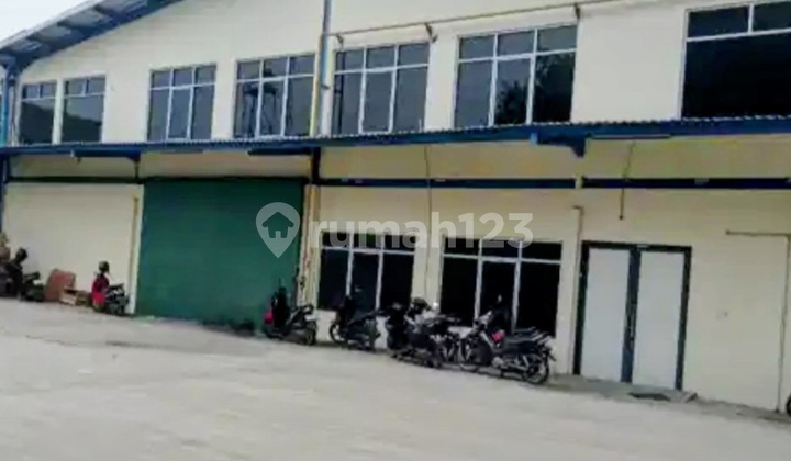 Warehouse in Dharapan Jaya Complex, North Bekasi