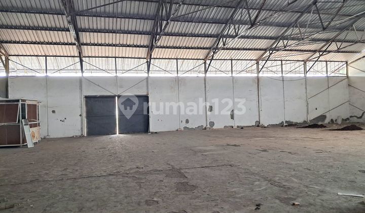 Good Warehouse in the Middle of Pancoran City, South Jakarta Good Warehouse in the Middle of Pancoran City, South Jakarta