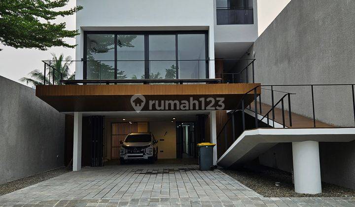 Rumah Baru Model Industrial di Ampera Jakarta Selatan 1