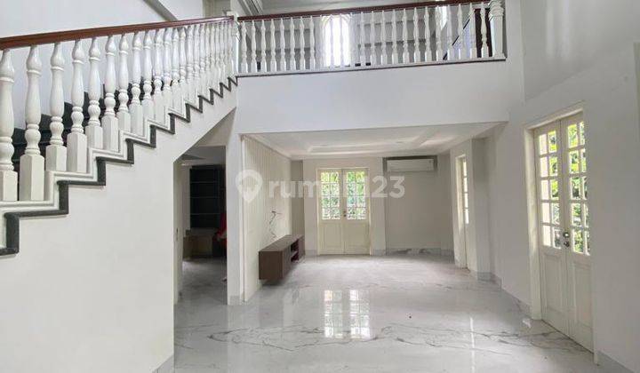 Rumah Baru Siap Huni Model American Classic Jakarta Selatan 2