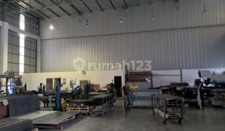 Good Clean Ready-to-Use Warehouse Delta Silicon Cikarang