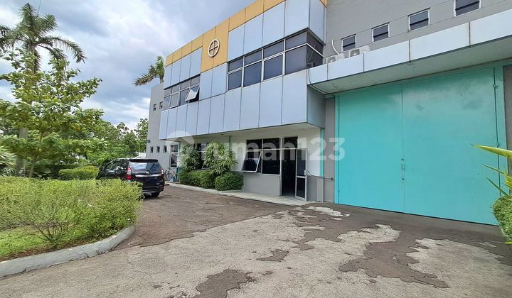 Good, Well-Maintained Warehouse Ready to Use with Hook Position in Jababeka Cikarang Industrial Area